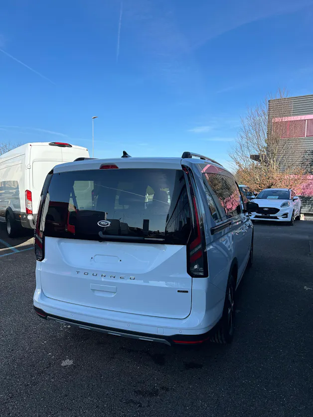 Ford TOURNEO CONNECT Grand 1.5 EcoB Active/PHEV/Aut.