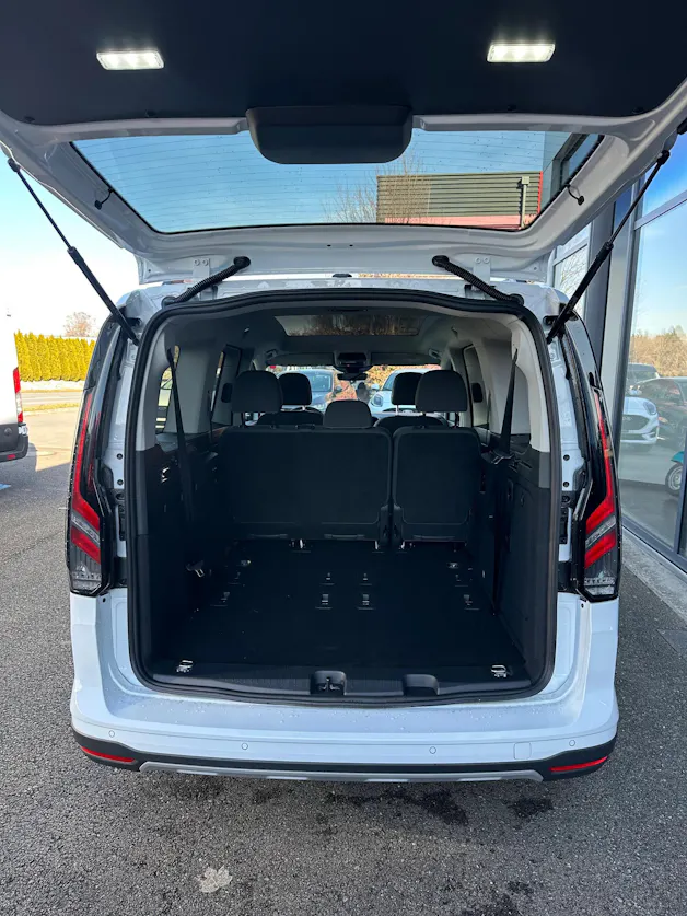 Ford TOURNEO CONNECT Grand 1.5 EcoB Active/PHEV/Aut.