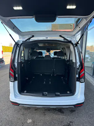 Ford TOURNEO CONNECT Grand 1.5 EcoB Active/PHEV/Aut.