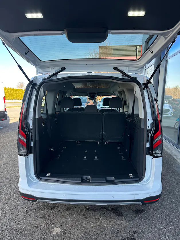 Ford TOURNEO CONNECT Grand 1.5 EcoB Active/PHEV/Aut.