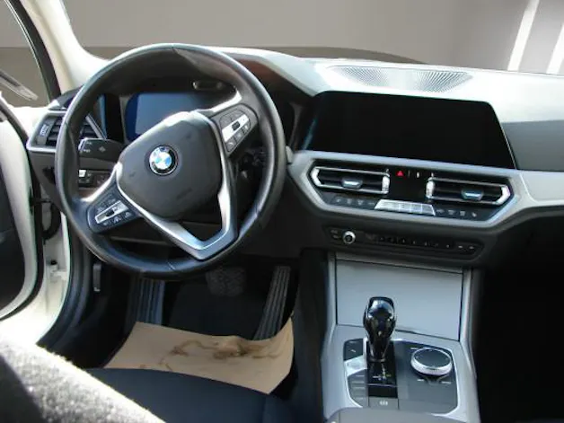 BMW 320d xDrive 48V Touring