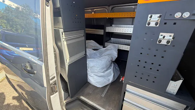 VW T6.1 2.0 TDI EINBAU-SCHRÄNKE 3200 KG!!!