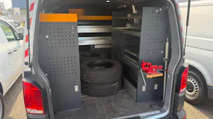 VW T6.1 2.0 TDI EINBAU-SCHRÄNKE 3200 KG!!!