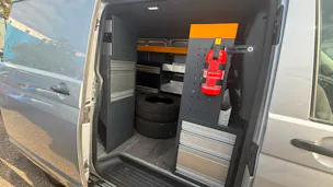 VW T6.1 2.0 TDI EINBAU-SCHRÄNKE 3200 KG!!!