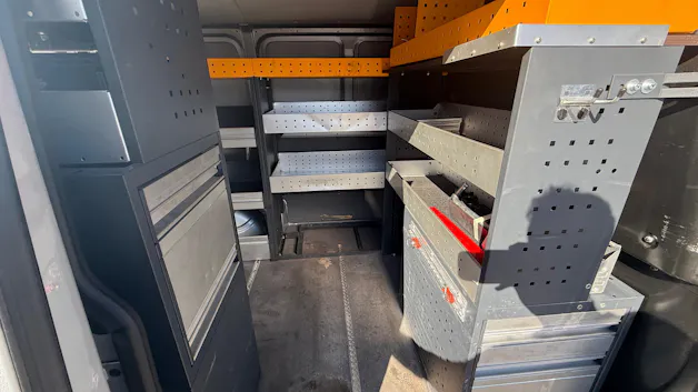 VW T6.1 2.0 TDI EINBAU-SCHRÄNKE 3200 KG!!!