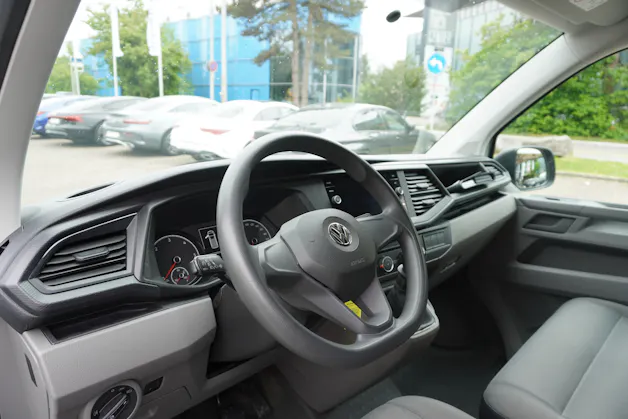 VW T6.1 2.0 TDI EINBAU-SCHRÄNKE 3200 KG!!!