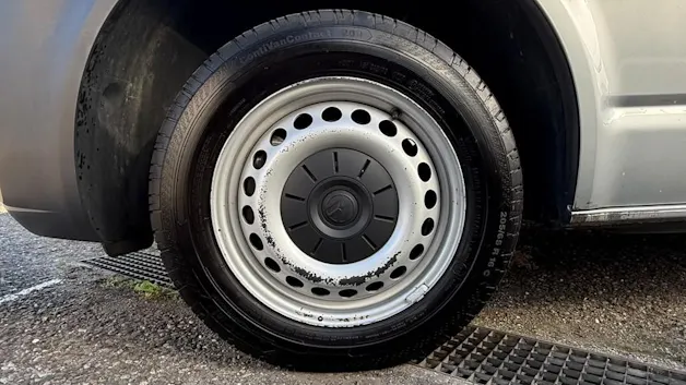 VW T6.1 2.0 TDI EINBAU-SCHRÄNKE 3200 KG!!!