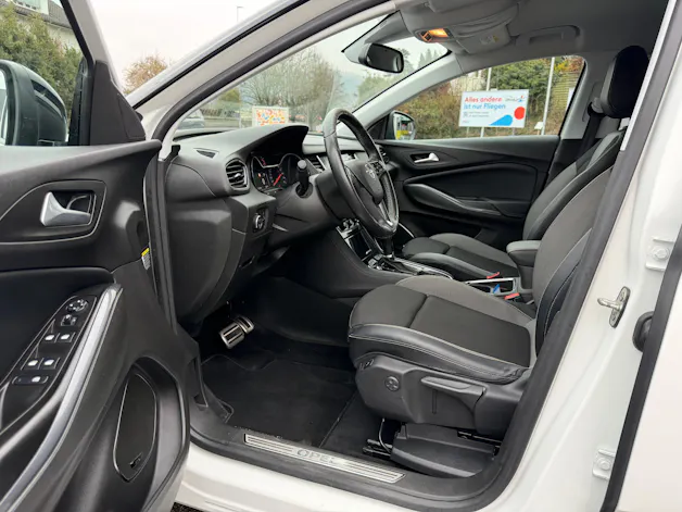 Opel Grandland X 1.6 T Ultimate
