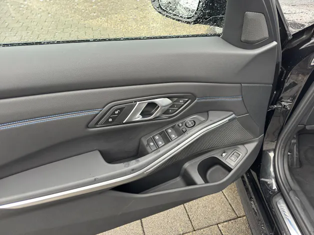 BMW 330e x DriveTouring Steptronic M Sport