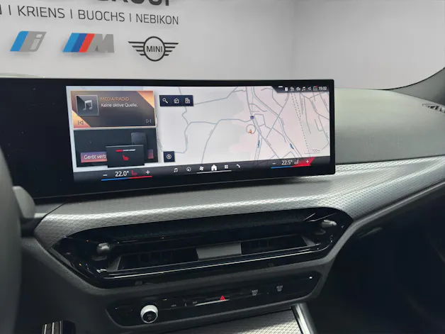 BMW 330e x DriveTouring Steptronic M Sport