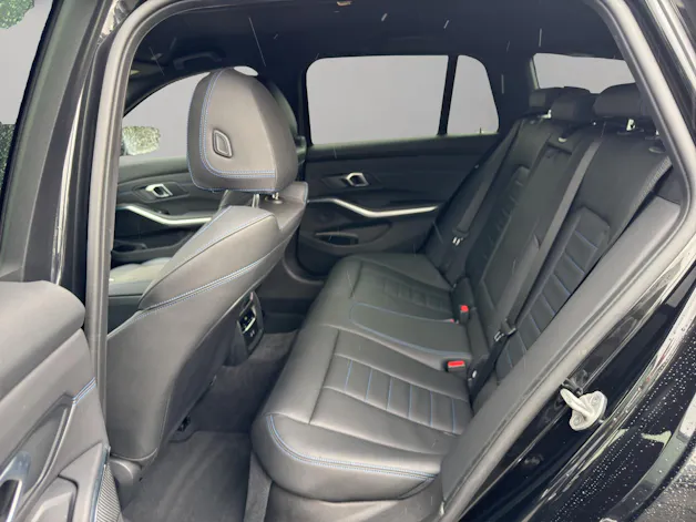 BMW 330e x DriveTouring Steptronic M Sport