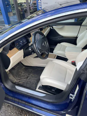 Tesla Model S 100 D