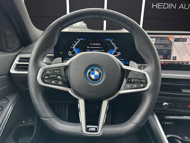 BMW 330e xDrive Touring M Sport