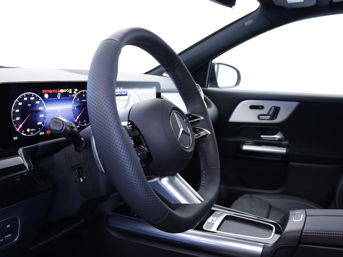 Fahrzeugbild MERCEDES-BENZ GLA 220