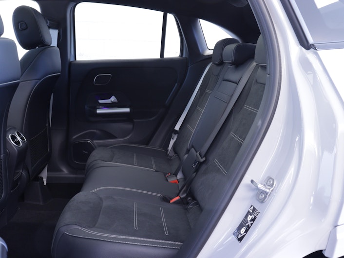 Fahrzeugbild MERCEDES-BENZ GLA 220