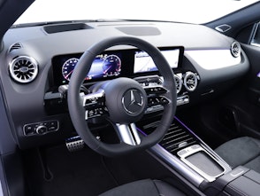 Fahrzeugbild MERCEDES-BENZ GLA 220 d Swiss Star AMG Line 4matic