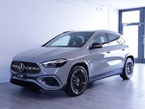 Fahrzeugbild MERCEDES-BENZ GLA 220 d Swiss Star AMG Line 4matic