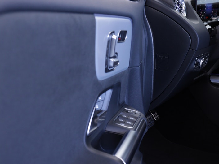 Fahrzeugbild MERCEDES-BENZ GLA 220