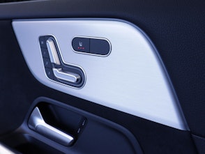 Fahrzeugbild MERCEDES-BENZ GLA 220 d Swiss Star AMG Line 4matic