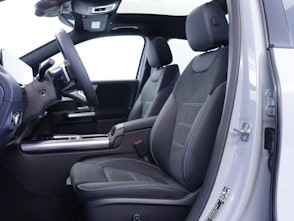 Fahrzeugbild MERCEDES-BENZ GLA 220 d Swiss Star AMG Line 4matic