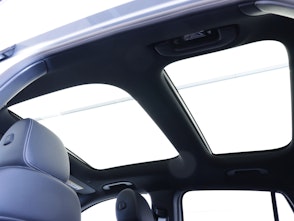 Fahrzeugbild MERCEDES-BENZ GLA 220 d Swiss Star AMG Line 4matic