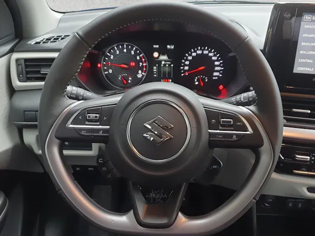 Suzuki Swift 1.2 Sakura Top Hybrid 4x4