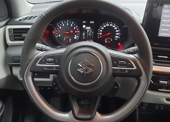 Vehicle image 10 Vehicle image 10