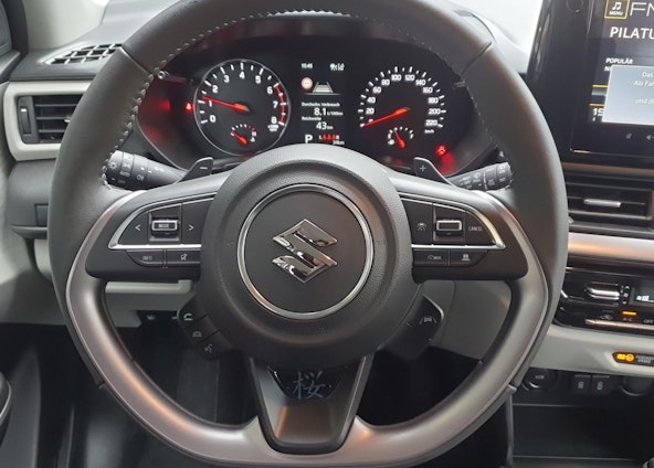 Vehicle image 10 Vehicle image 10