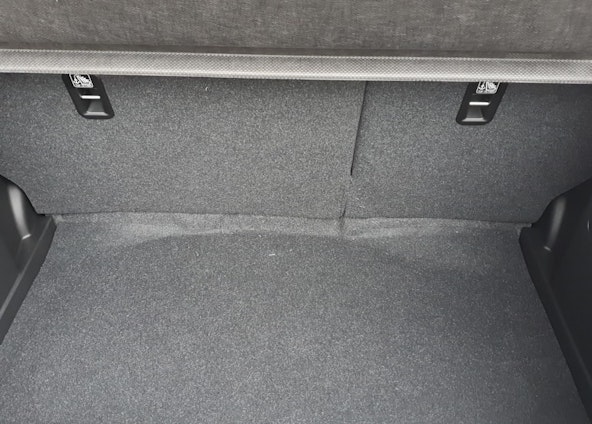 Vehicle image 18 Vehicle image 18