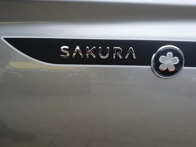 Suzuki Swift 1.2 Sakura Top Hybrid
