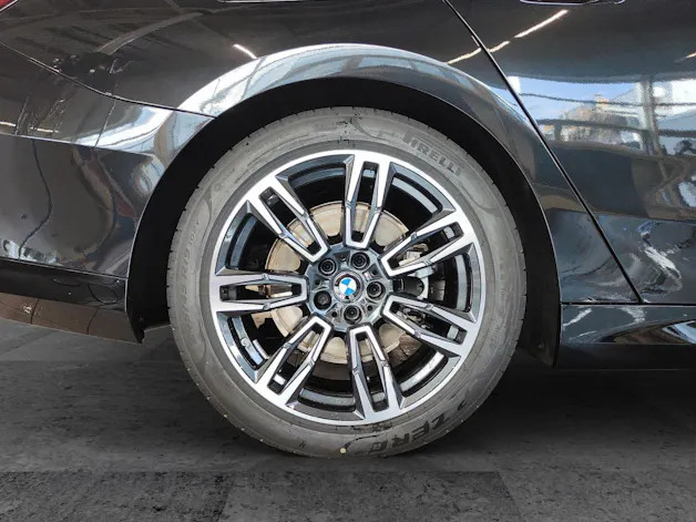 BMW 520d xDrive Touring Attraktiven Leasingzinssatz ab 1,9 % bei Abschluss einer BMW Fahrzeugversicherung.