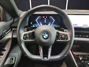 BMW 520d xDrive Touring Attraktiven Leasingzinssatz ab 1,9 % bei Abschluss einer BMW Fahrzeugversicherung.