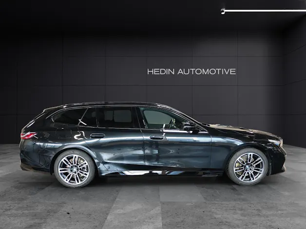BMW 520d xDrive Touring Attraktiven Leasingzinssatz ab 1,9 % bei Abschluss einer BMW Fahrzeugversicherung.