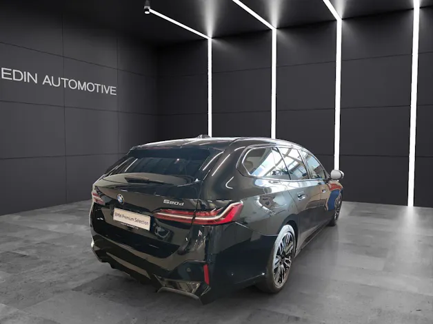 BMW 520d xDrive Touring Attraktiven Leasingzinssatz ab 1,9 % bei Abschluss einer BMW Fahrzeugversicherung.