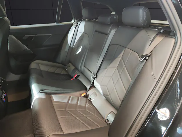 BMW 520d xDrive Touring Attraktiven Leasingzinssatz ab 1,9 % bei Abschluss einer BMW Fahrzeugversicherung.