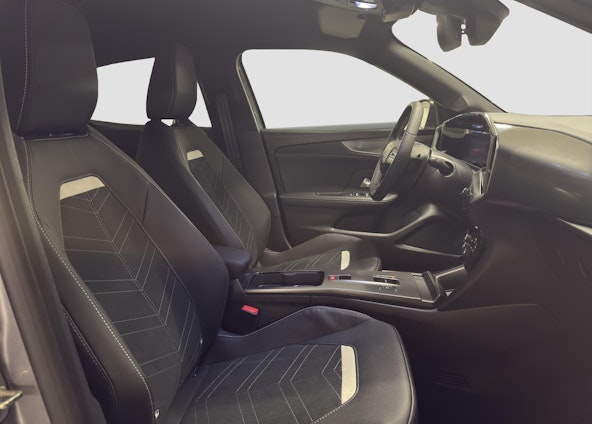 Vehicle image 9 Vehicle image 9