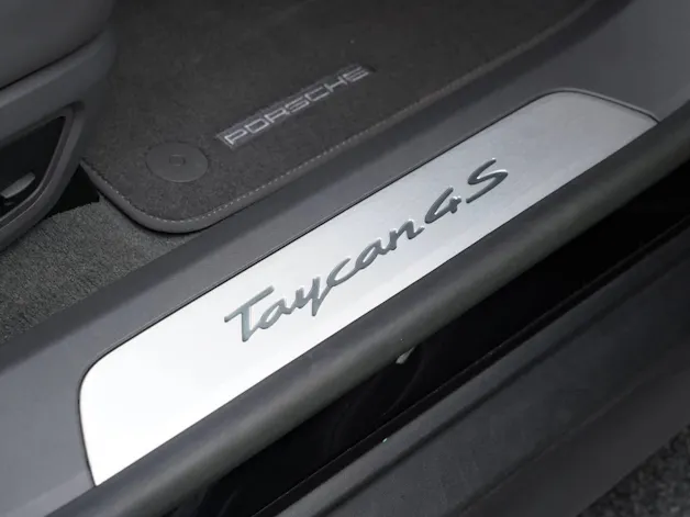 Porsche Taycan 4S