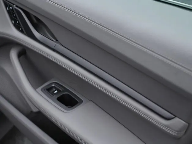Porsche Taycan 4S