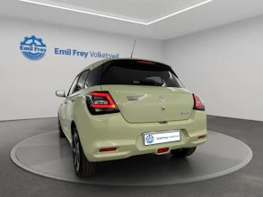 https://vehicle.imgix.net/4192049/88b130ec-b058-4fe8-87a3-5d179990ff05.jpg
