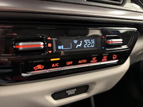 https://vehicle.imgix.net/4192051/1462fb11-6e04-4806-b462-13a20cf08f53.jpg