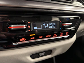 image du véhicule SUZUKI Swift 1.2 Sakura Top Hybrid