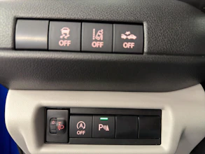 https://vehicle.imgix.net/4192051/931cbbdc-4472-41d1-946c-c7718816e3f4.jpg