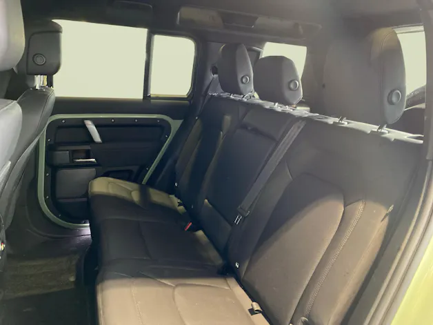 Land Rover Defender 110 3.0 D I6 300 75th Edition