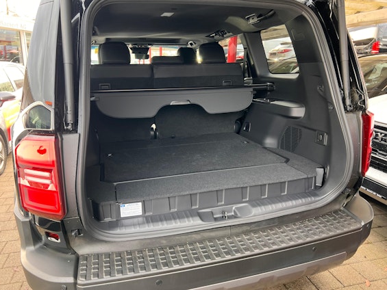 Vehicle image 6 Vehicle image 6