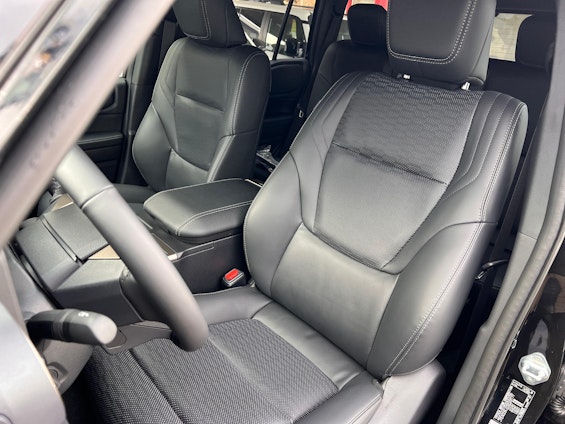 Vehicle image 9 Vehicle image 9