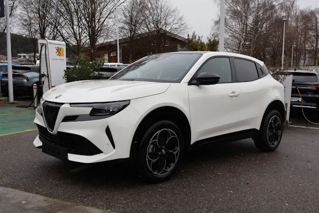 Alfa Romeo Junior 1.2 Ibrida Q4