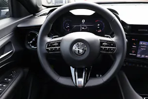 Alfa Romeo Junior 1.2 Ibrida Q4