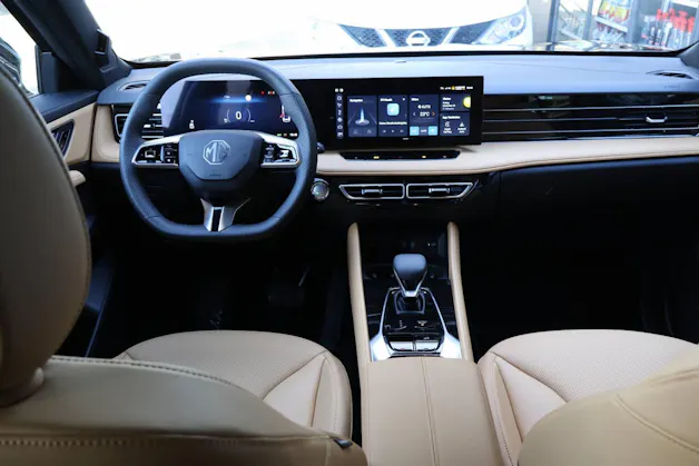 MG HS 1.5 Hybrid Luxury