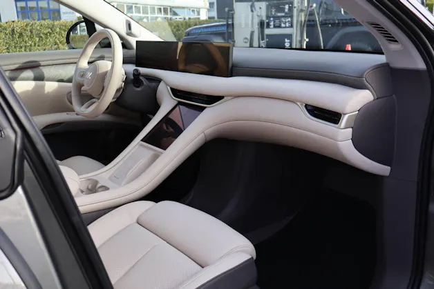 MG IM6 100 kWh Performance 21 4WD
