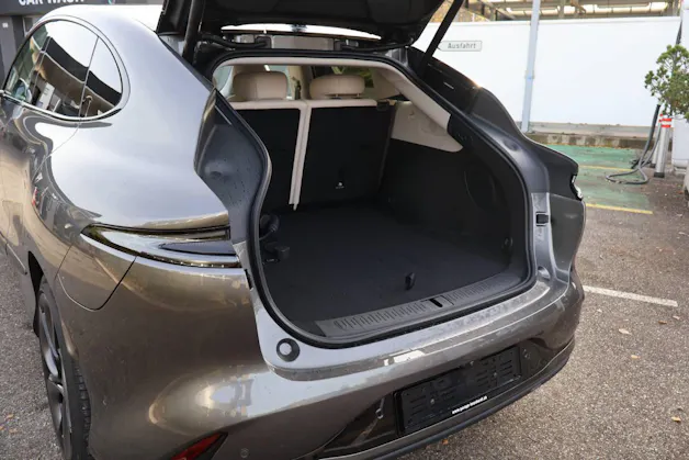 MG IM6 100 kWh Performance 21 4WD